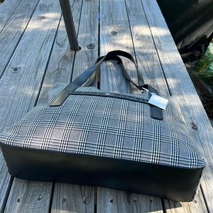 TOMMY HILFIGER SOLD 🧳🎒🎒